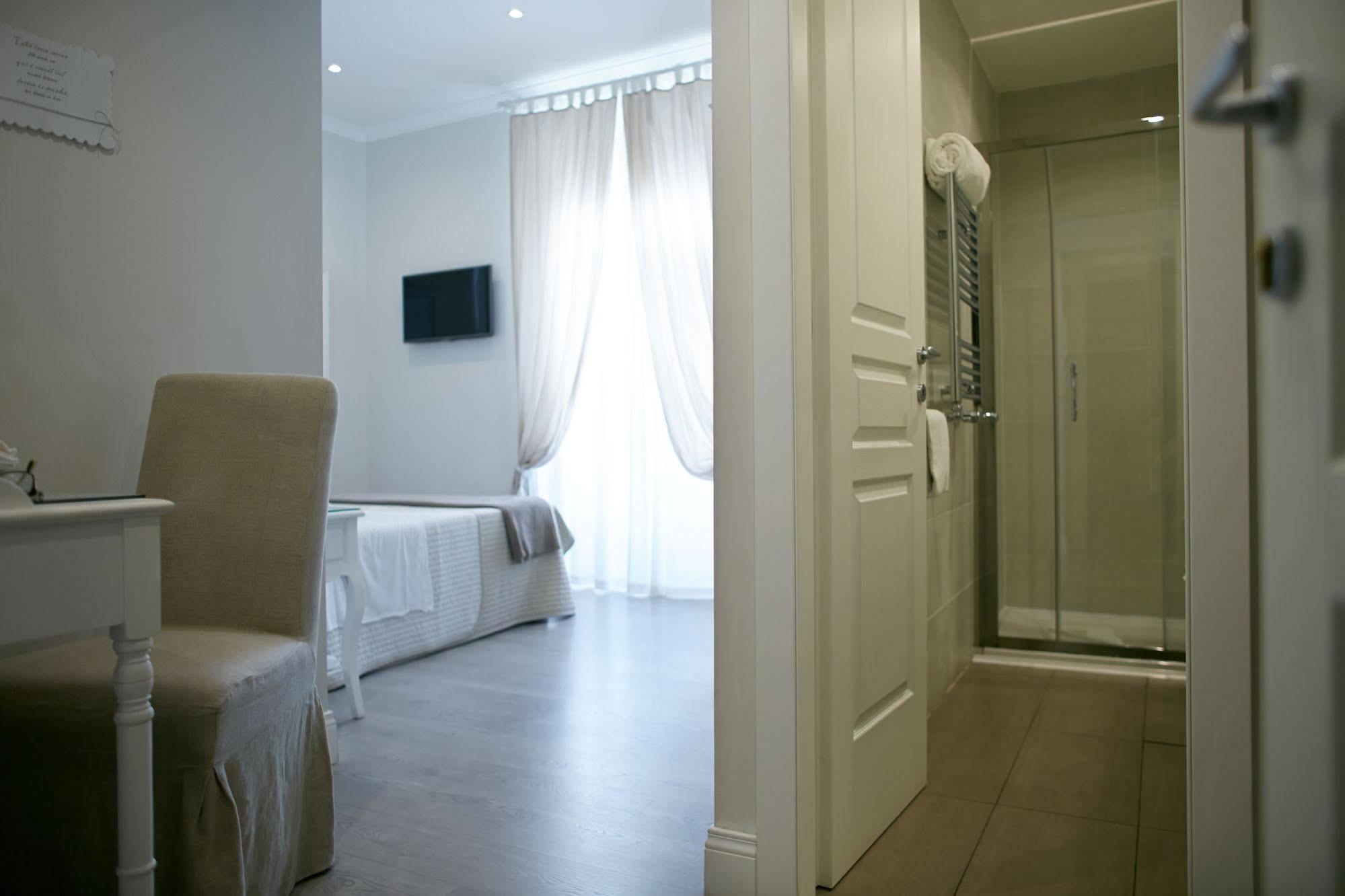 Bed and Breakfast Charme & Chic Рим Экстерьер фото