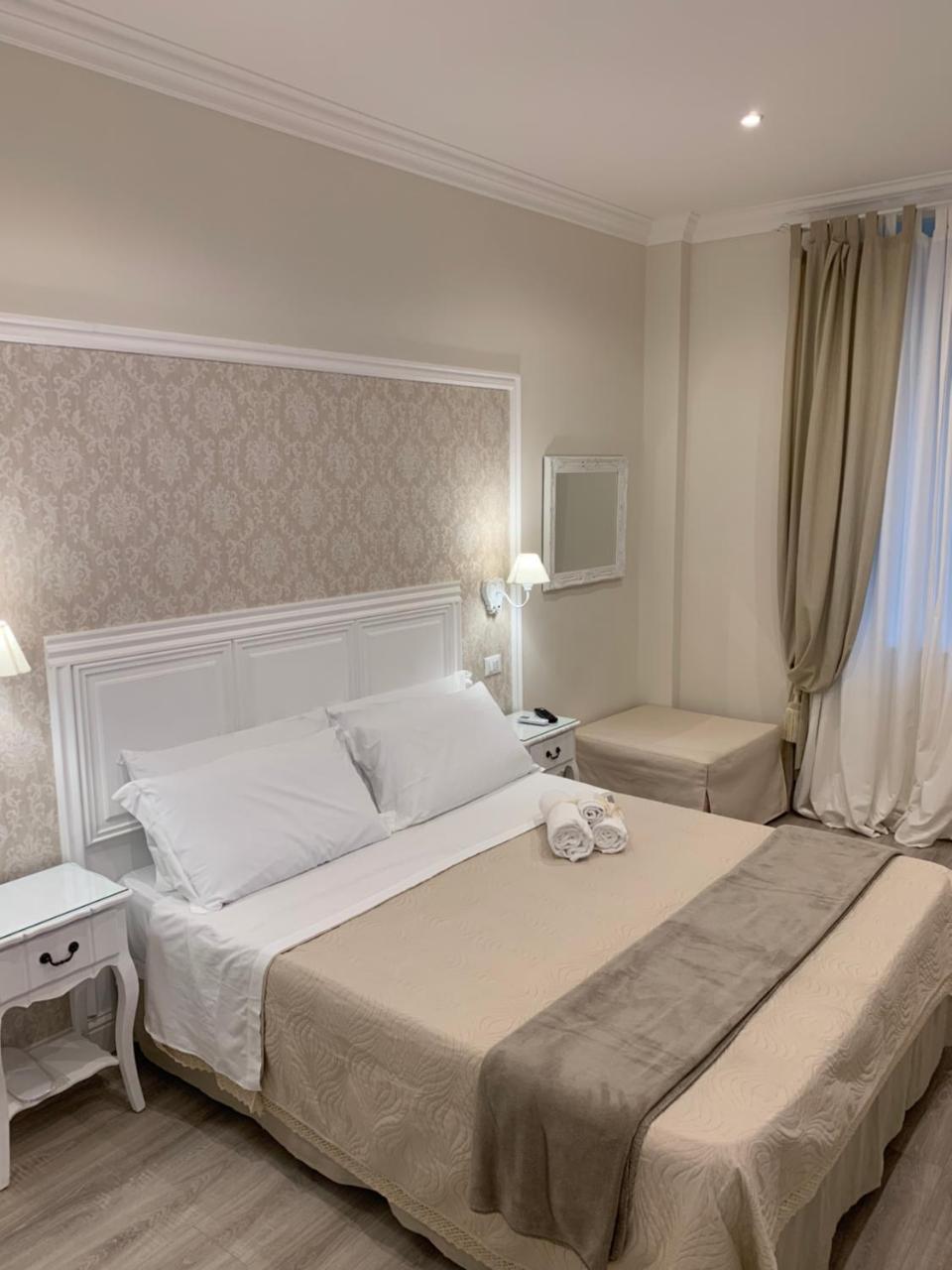 Bed and Breakfast Charme & Chic Рим Экстерьер фото