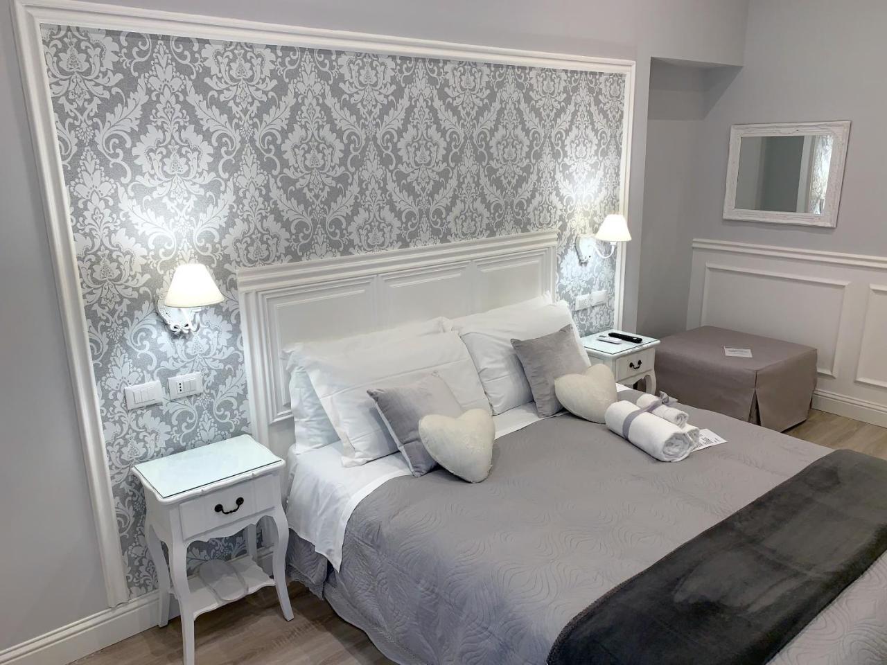Bed and Breakfast Charme & Chic Рим Экстерьер фото